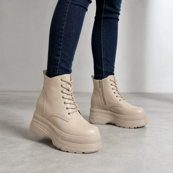 Nadine-Lifestyle-BG.png